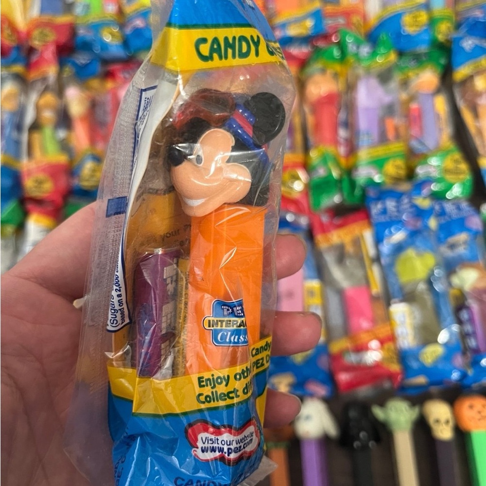 91 MISC PEZ Dispensers - 73 new / 18 used - Picture 8 of 9